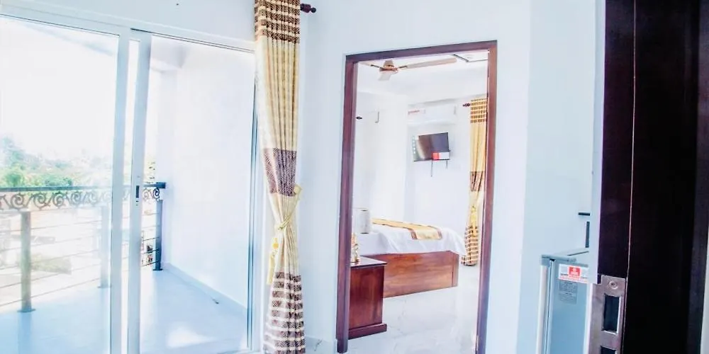 Ivory Laze Hotel Negombo 0*,