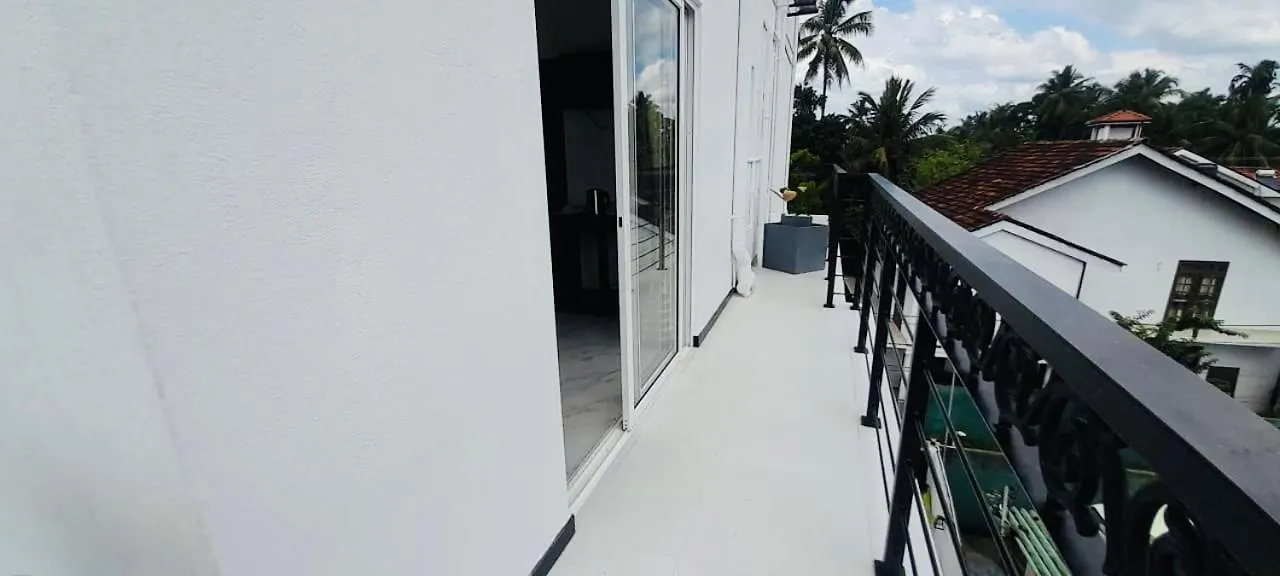 Ivory Laze Hotel Negombo Guest house